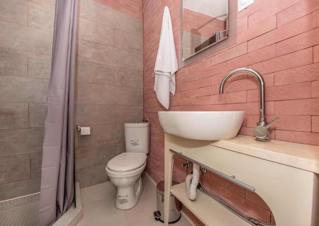 Apartment Forteca Lux เปราสต์ ภายนอก รูปภาพ