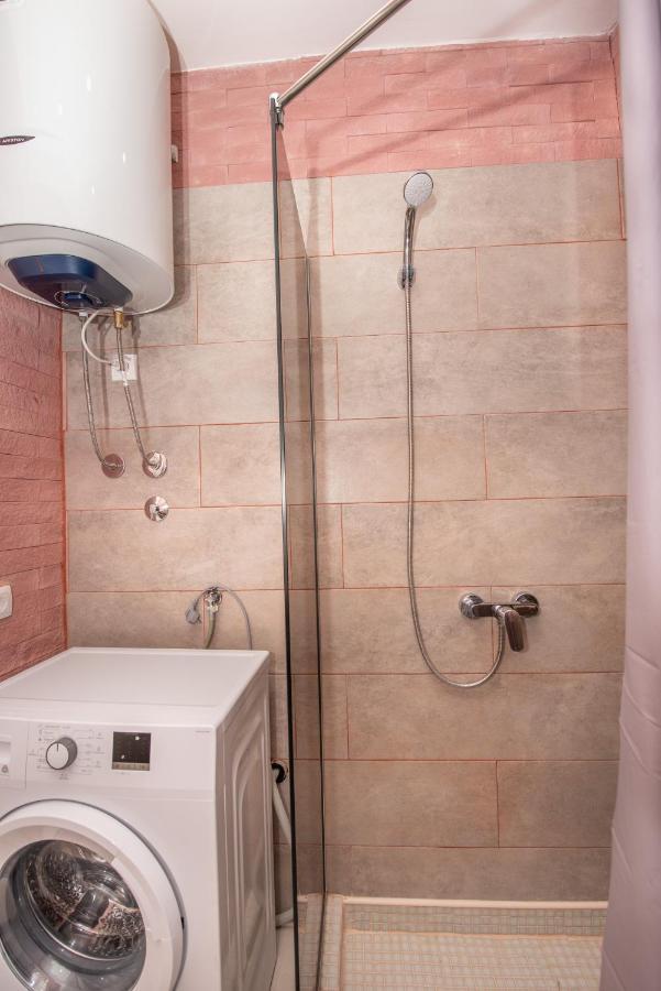 Apartment Forteca Lux เปราสต์ ภายนอก รูปภาพ